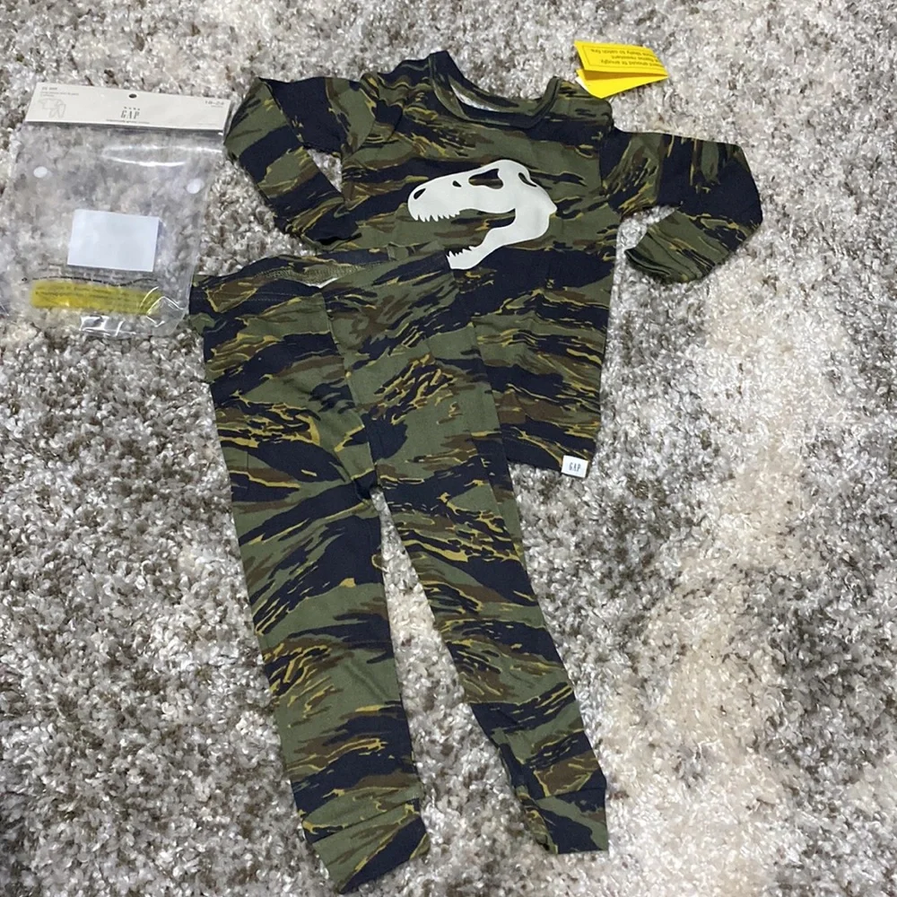 babyGap Baby Boy Camouflage Graphic Face Pajama Sleepwear Set 18-24 Months
